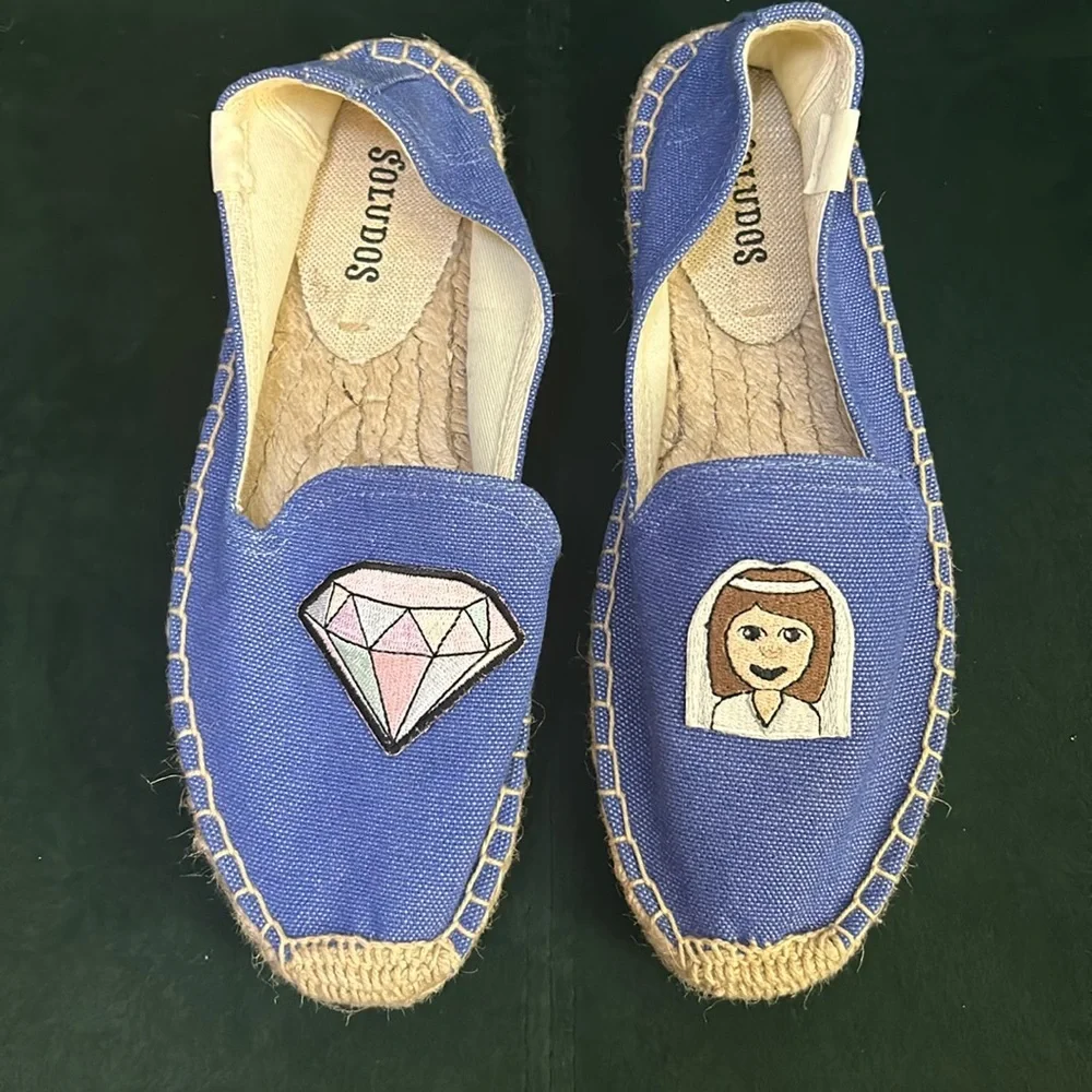 Soludos Blue Canvas Espadrilles with Pink Diamond and Beige Face Patch - size 6